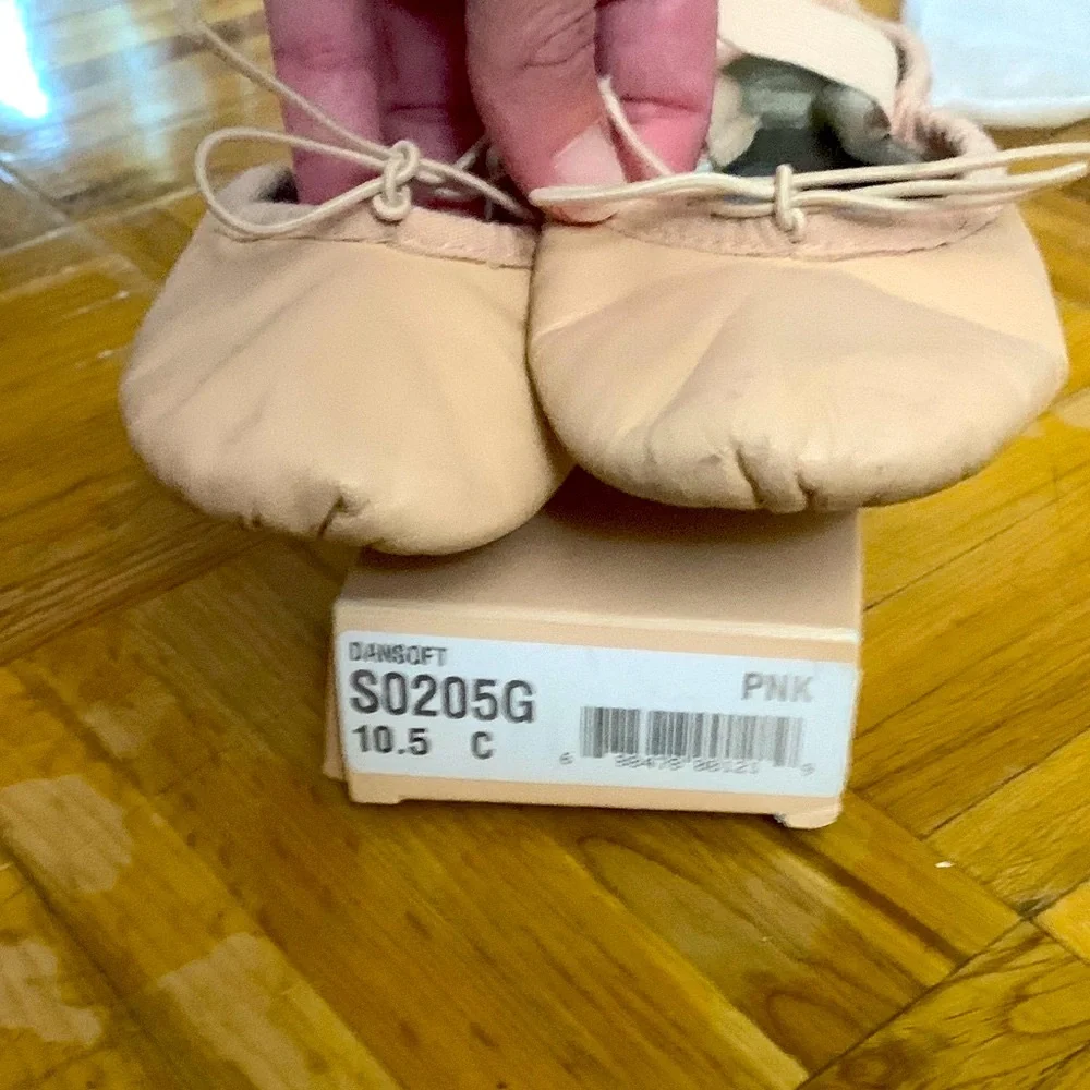 BLOCH Ballet Slippers w/ BOX - Child Size 10.5 Soft Pink Leather EUC